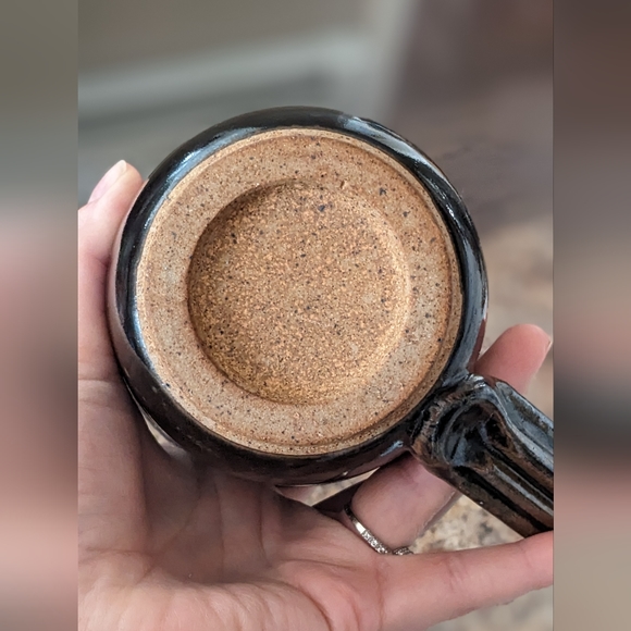 Artisan hand made pottery mug - Picture 7 of 7